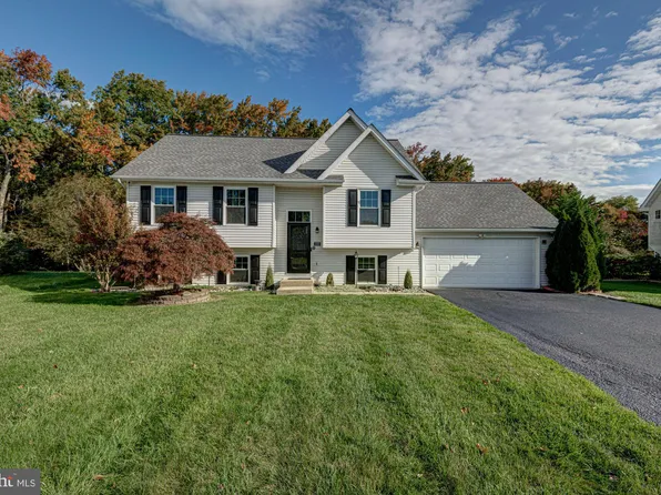 330 E Harvest Ln, Middletown, DE 19709