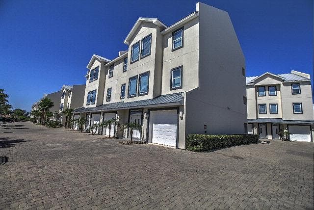1st image of 100 W Harbor