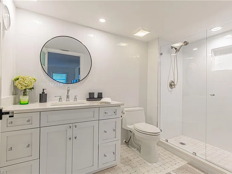2880 Gulf Shore Blvd N #509 — Photo 16