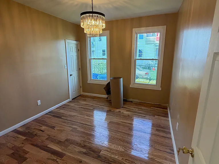 937 N Main St #1 — Photo 5
