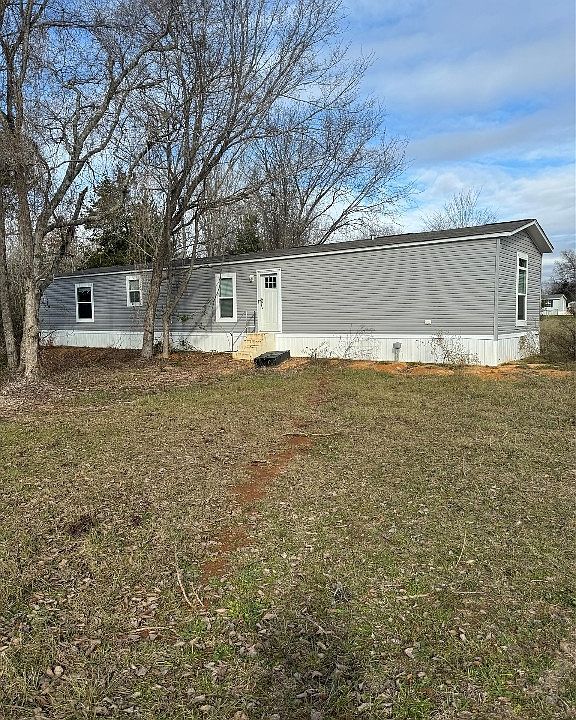 1st image of 136 Oxford Ct
