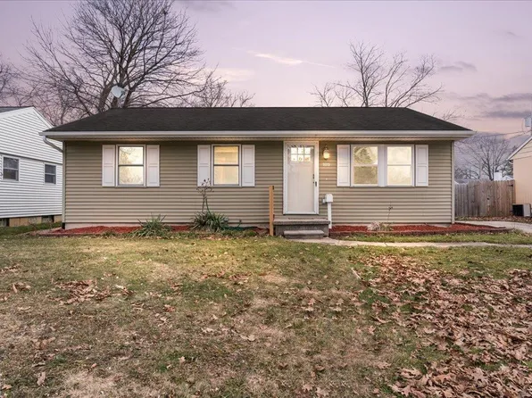 3213 Shetland Rd, Lansing, MI 48911