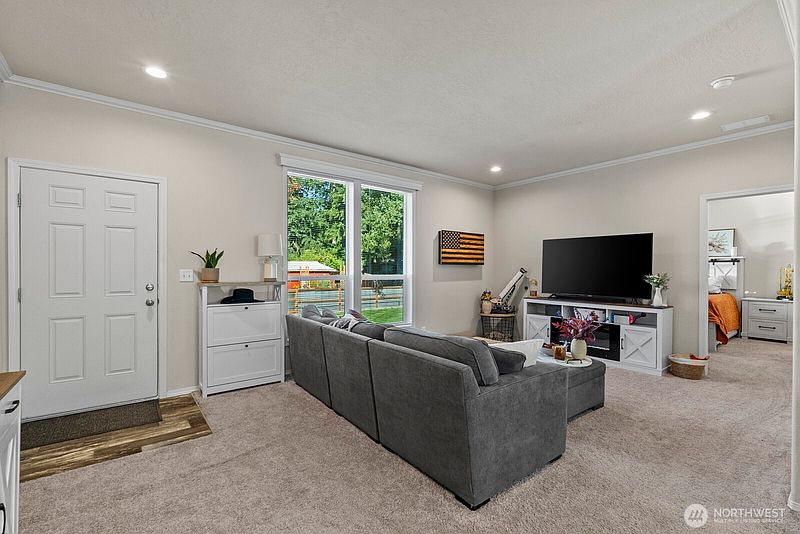 5th image of 12813 Ridge Cir E