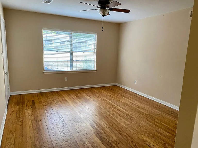 1107 Callahan Ave — Photo 5