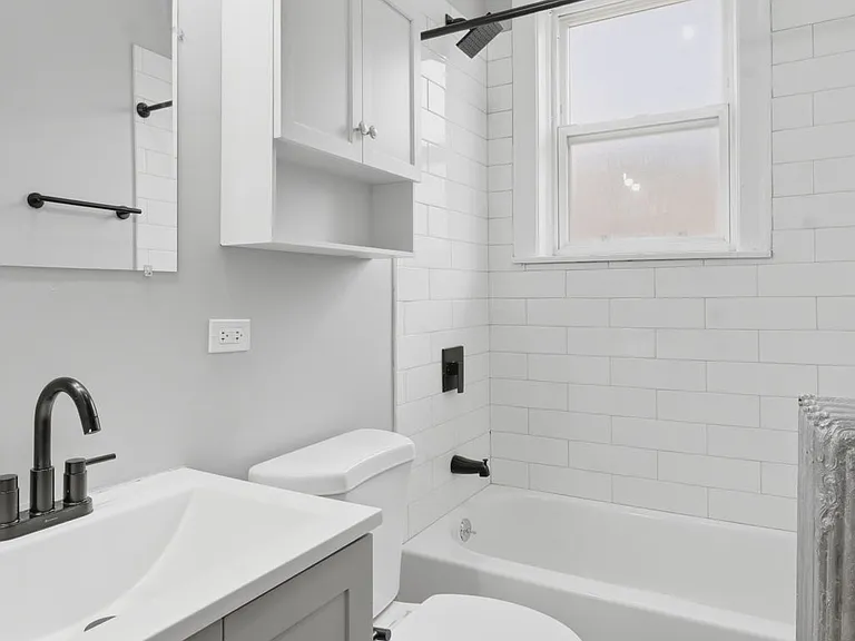 7610 S Saginaw Ave #2A — Photo 11