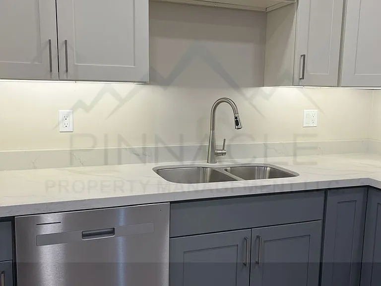 1001 W Yakima Ave — Photo 3