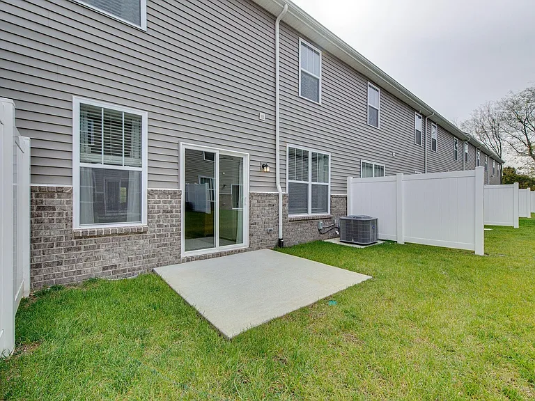 779 Mickelson Way — Photo 16