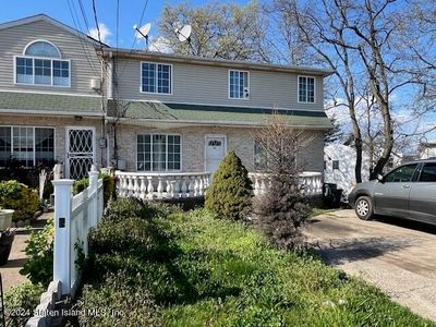 315 Narrows Rd N, Staten Island, NY, 10305