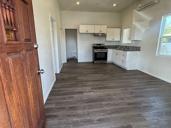 4th image of 1120 W 6th St Unit A