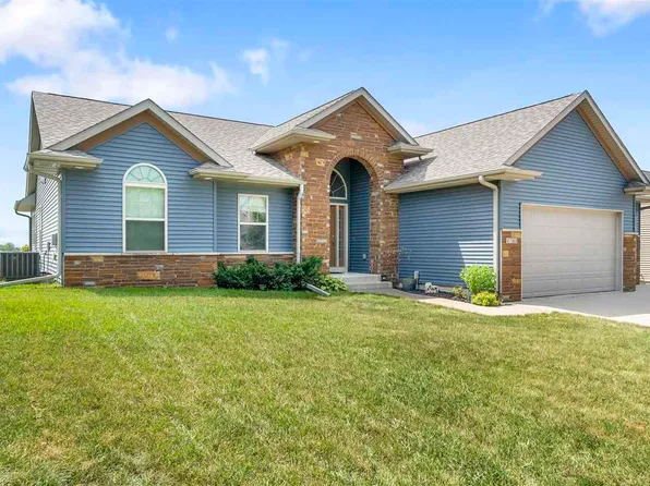 1763 Lake Shore Dr, Iowa City, IA 52246