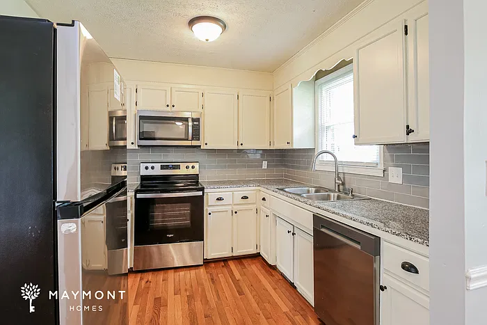 3 bed, 2.0 bath, 1356 sqft, $1,695 — Photo 4
