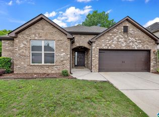 208 Creekside Ct, Pelham, AL 35124