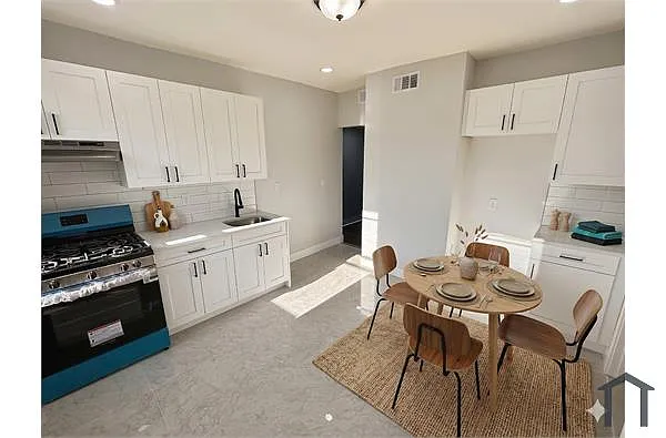 Building Photo - 162 Renner Ave #2