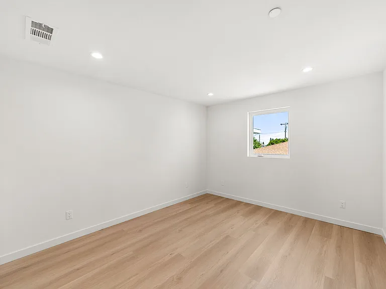 1033 W 91st St #A — Photo 21