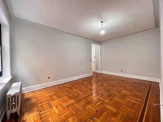 Rented by Queens Apartments Realty LLC | media 7