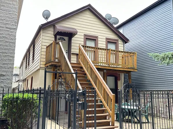 1653 W Superior St #F2, Chicago, IL 60622