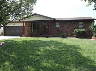 808 Wildwood Dr, Bethalto, IL
