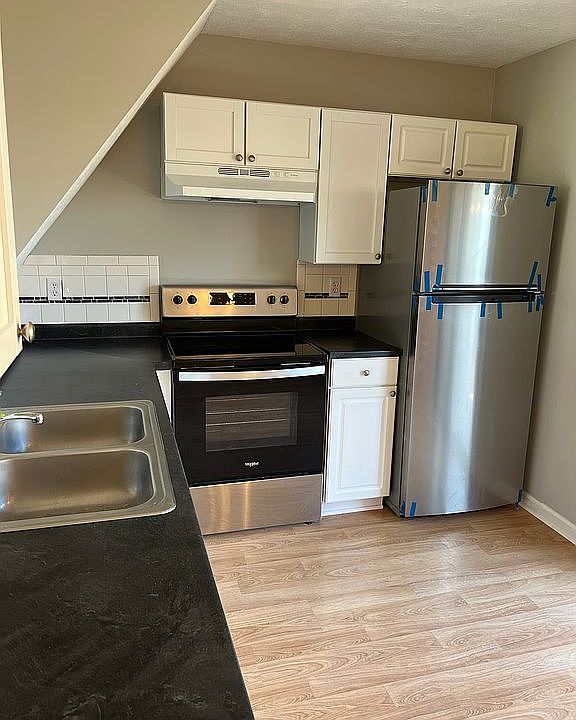 1st image of 844 Pine Way Dr