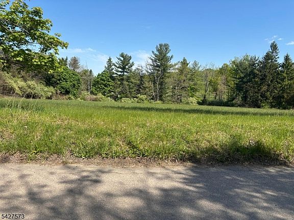 3rd image of 184 Stanton Rd