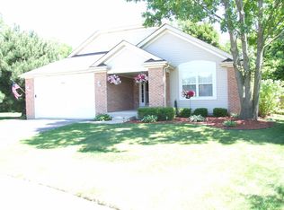 409 Farmhill Ct, Lake Villa, IL 60046