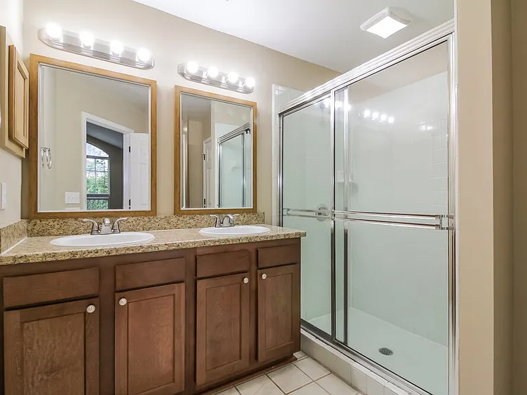 8028 Bannockburn Dr — Photo 10