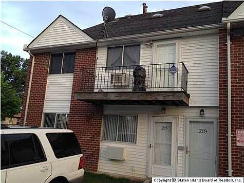 1st image of 235 Maple Pkwy #A