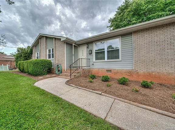 3rd image of 2209 Gaines Ave