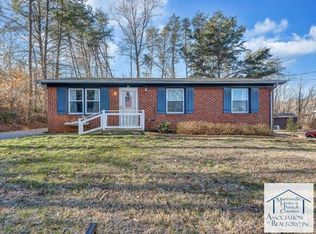 32 Roosevelt Dr, Ridgeway, VA 24148