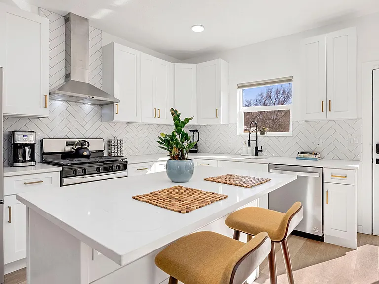 404 N Grant Ave — Photo 15