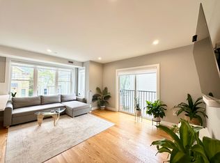 86 Blossom St #1, Chelsea, MA 02150