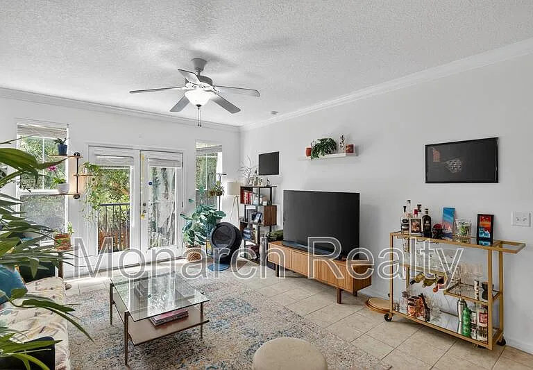 1185 SW 9th Rd #212 — Photo 3