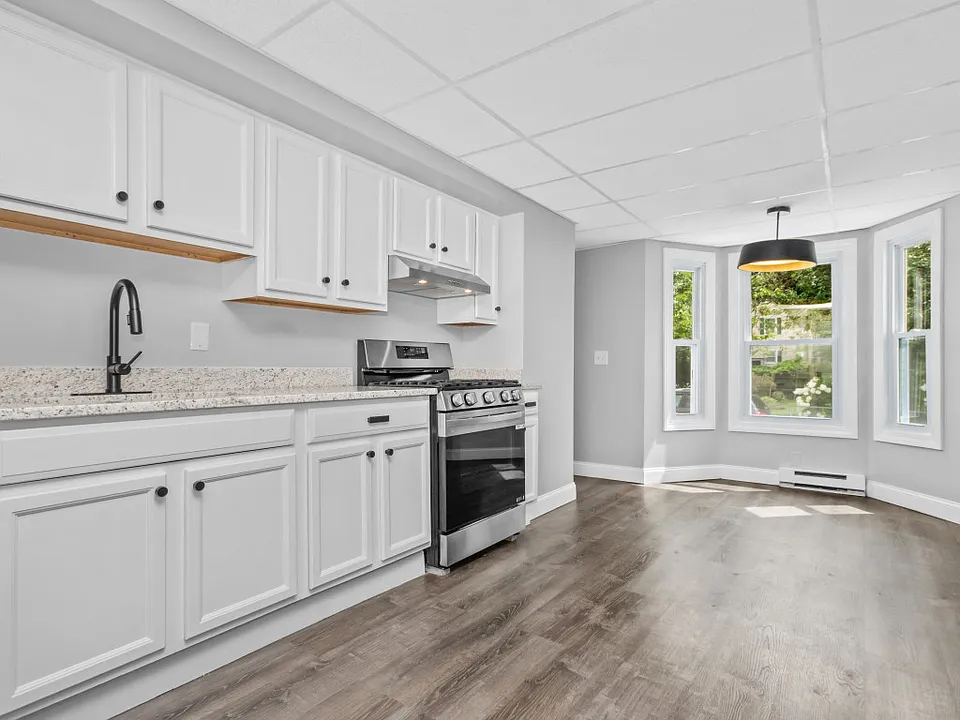 112 Hampshire St #1