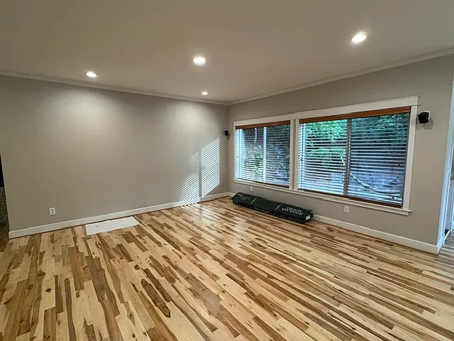 4 bed, 3.5 bath, 3760 sqft, $4,990 — Photo 3