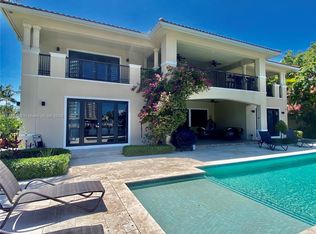 513 Palm Dr, Hallandale, FL 33009