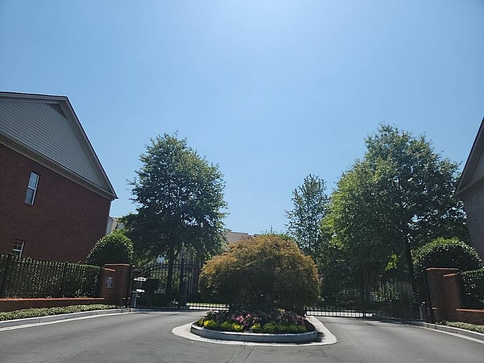 2nd image of 3478 Henderson Reserve