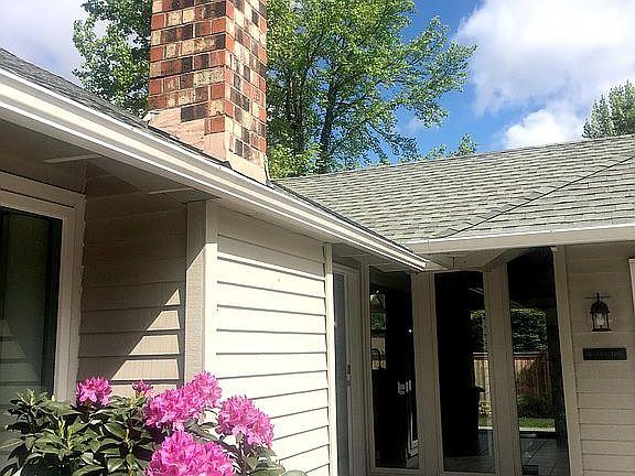 Light + bright cozy house.