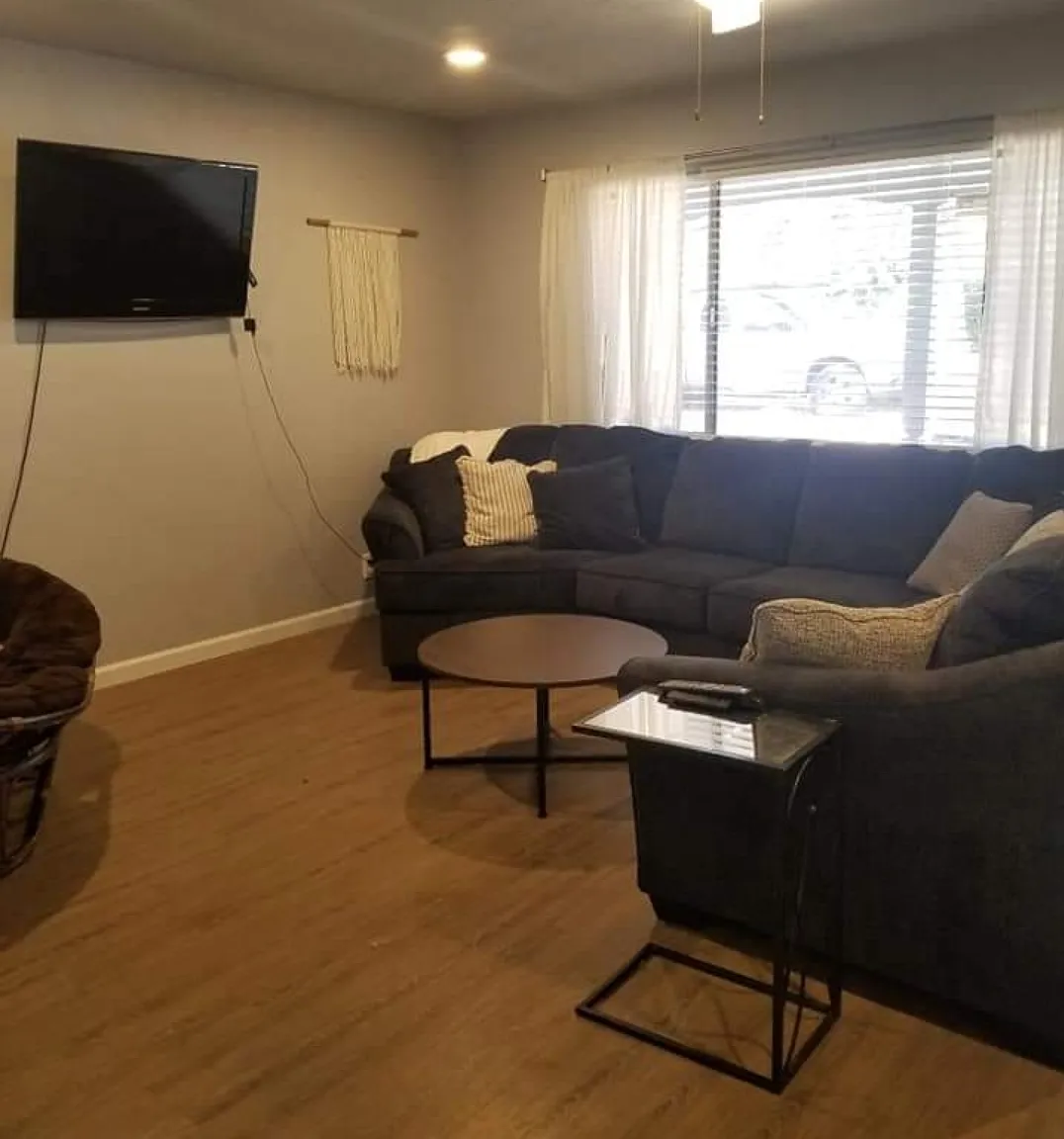 3 bed, 1460 sqft, $2,400 — Photo 1