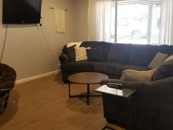 877 Camino Ct, Redding, CA 96002
