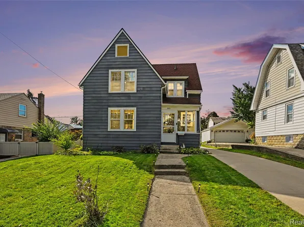 303 N Holbrook St, Plymouth, MI 48170