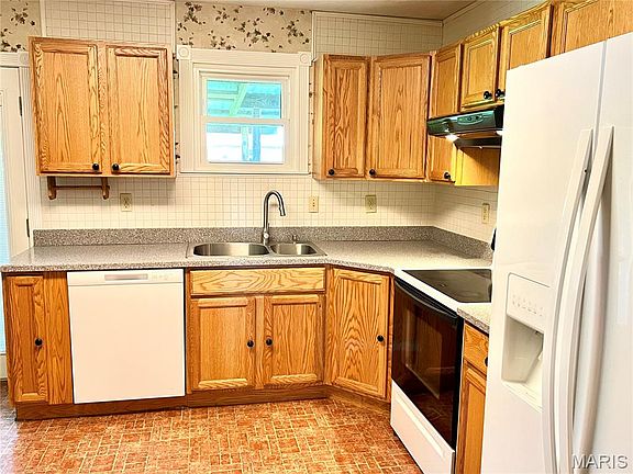 2nd image of 1310 Hillview Dr