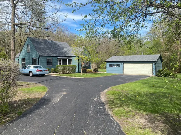 26301 N Highland Dr, Mundelein, IL 60060