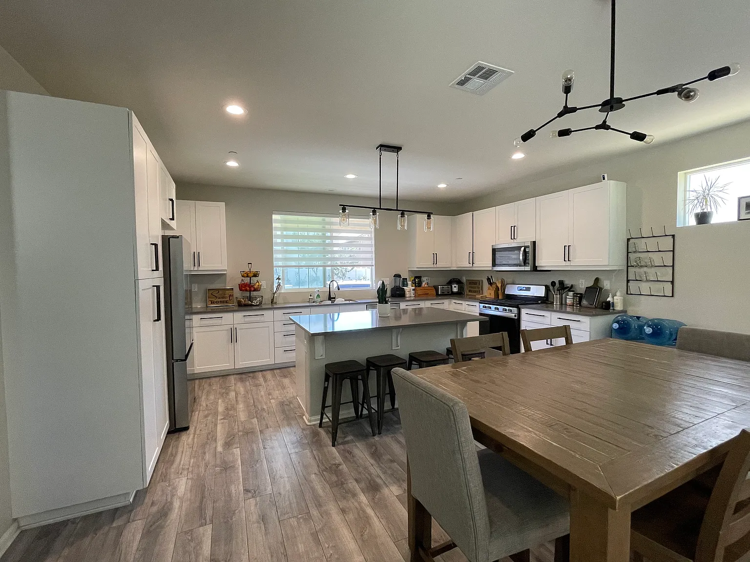 1593 Bath Ave — Photo 3