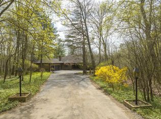 140 Canterbury Rd, Bloomfield Hills, MI 48304