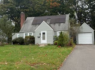 12 Elm Ct, Windsor, CT 06095