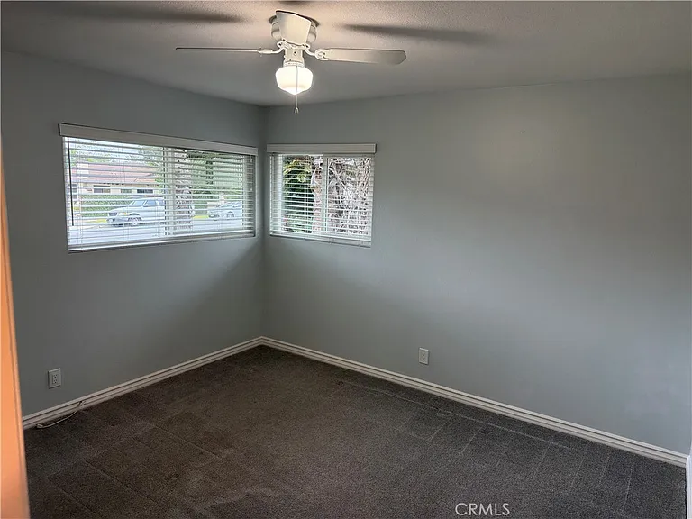 511 Mariposa Ave — Photo 12