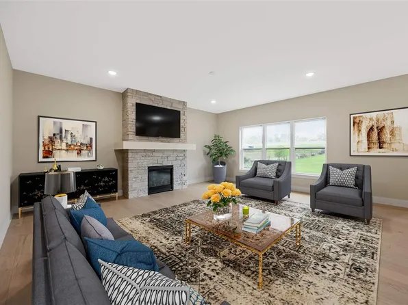 3412 Sokol Ln SW, Cedar Rapids, IA 52404