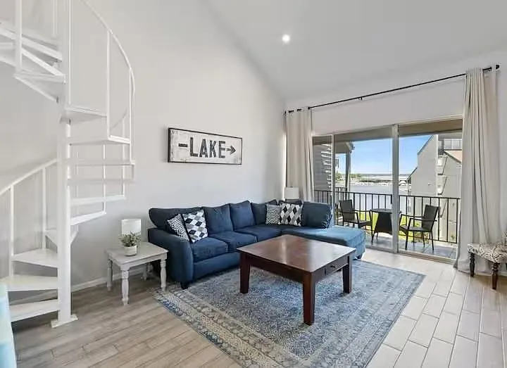 2 bed, 2.0 bath, 917 sqft, $1,500 — Photo 2