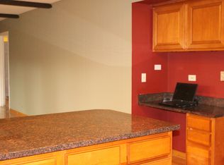 384 Wellington Ave, Elk Grove Village, IL 60007