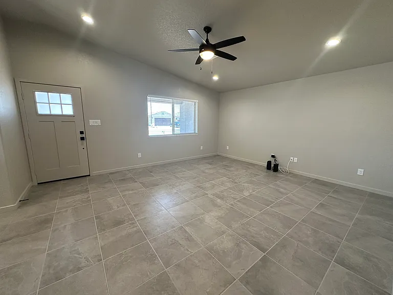 11623 E 33rd Way — Photo 3