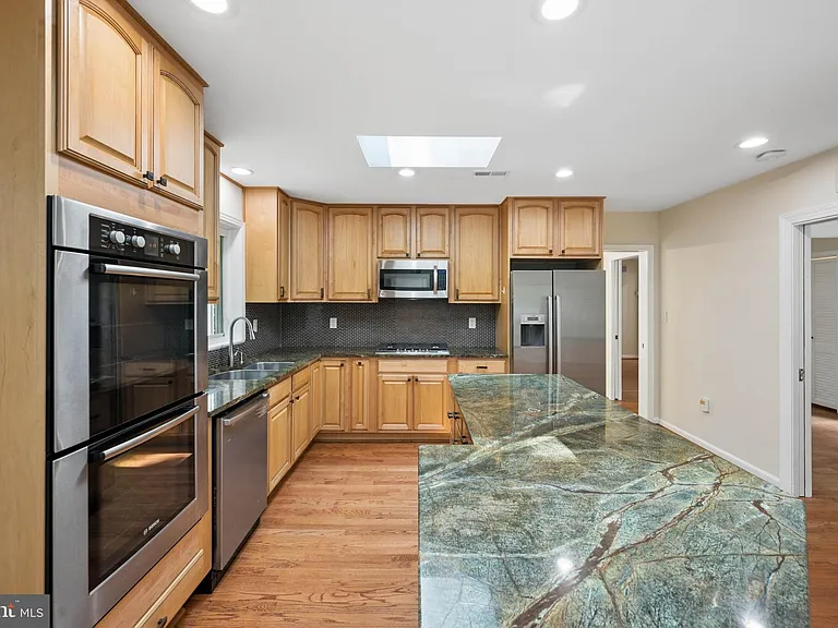 7016 Hopewood St — Photo 21